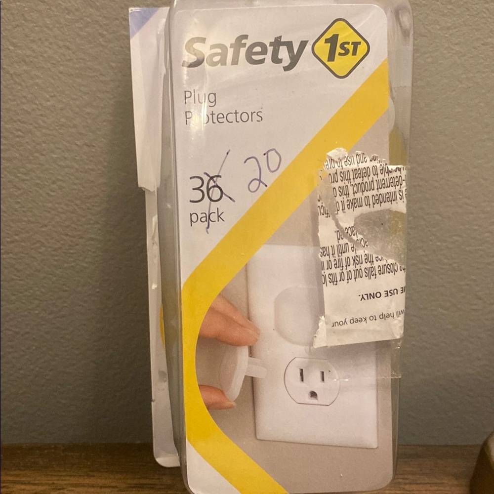 Safety 1st Plug Protectors 20 Pack